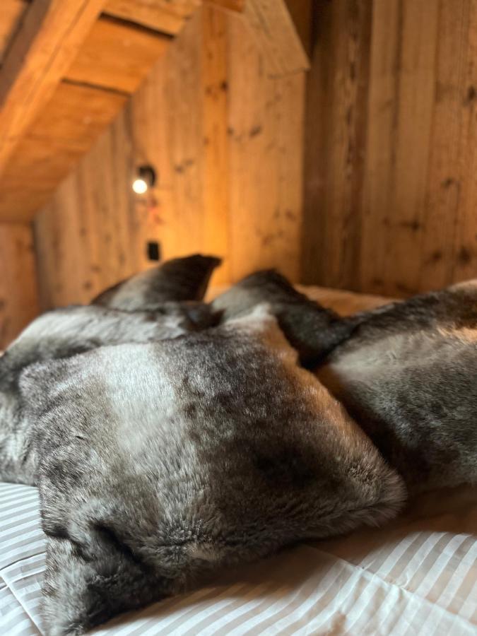 Stone Lake Luxury Lodge ジェラールメ エクステリア 写真